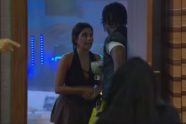 Gabriela e Leandro discutem por arrumação de quarto no BBB 26