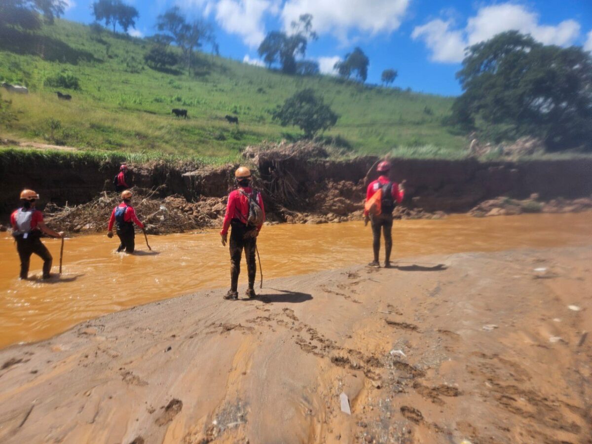 Zona da Mata soma mais de 13 mil afetados pelas chuvas; Ubá mantém força-tarefa com 56 bombeiros em busca de desaparecido