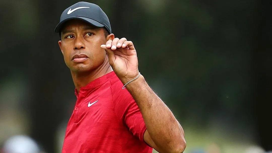 Tiger Woods paga fiança e deixa prisão oito horas após se envolver em acidente por 'embriaguez'