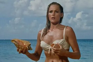 Ursula Andress, icônica Bond girl, é vítima de golpe de R$ 120 milhões