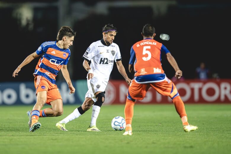 Com erros defensivos, Atlético-MG perde para o Puerto Cabello fora de casa
