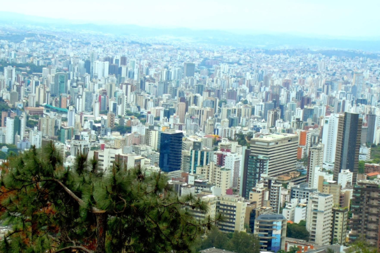 Alta pressão mantém tempo estável e céu claro na maior parte de Minas nesta terça (28)