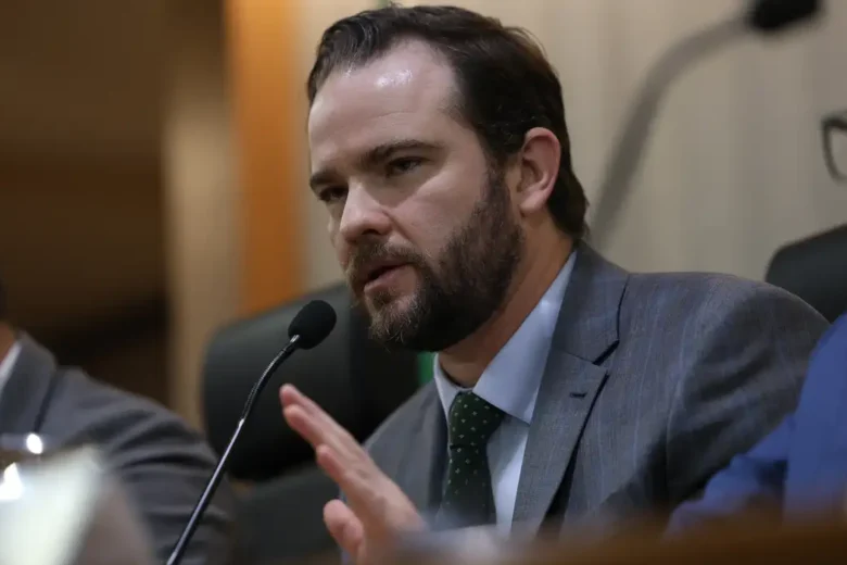 Ministro da Fazenda quer acabar com a declaração anual do Imposto de Renda