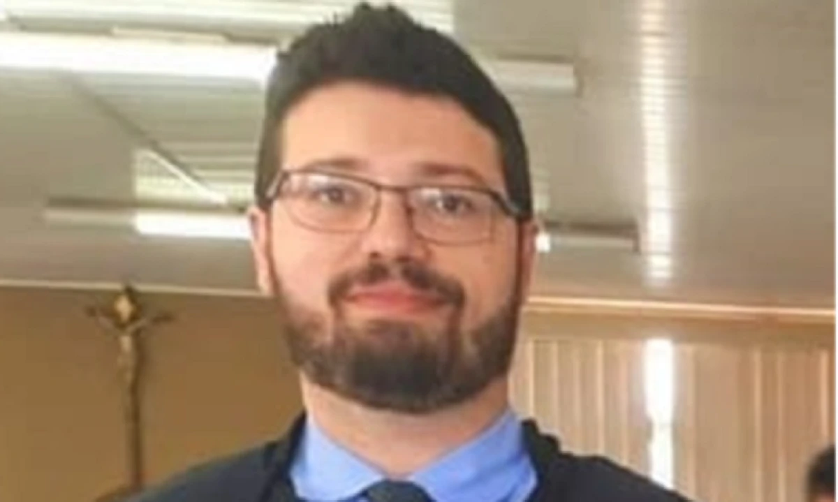 Condenado a 31 anos homem que matou advogado com 30 tiros perto do fórum de Ibirité