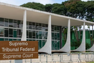 STF valida aposentadoria compulsória de empregados públicos aos 75 anos