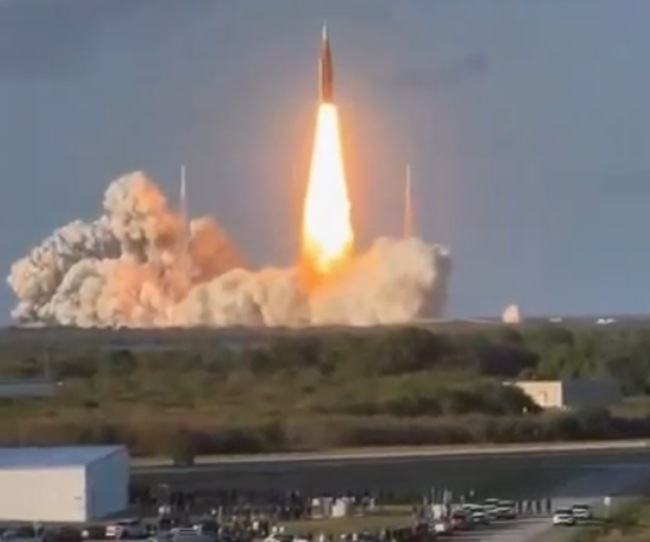 Artemis II é lançada com sucesso rumo à Lua e marca nova era da exploração espacial