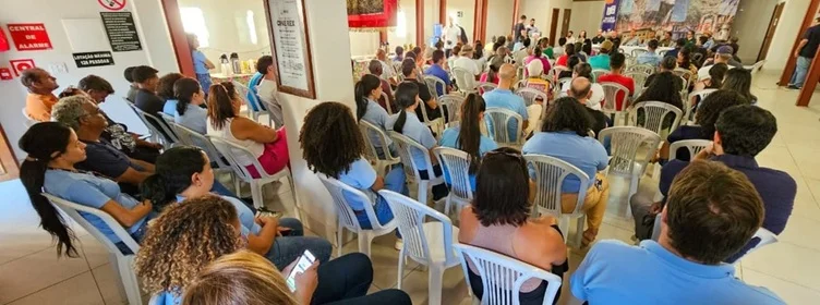 Prefeito de Barão de Cocais e secretário estadual de Agricultura entregam kits de irrigação a produtores da agricultura familiar