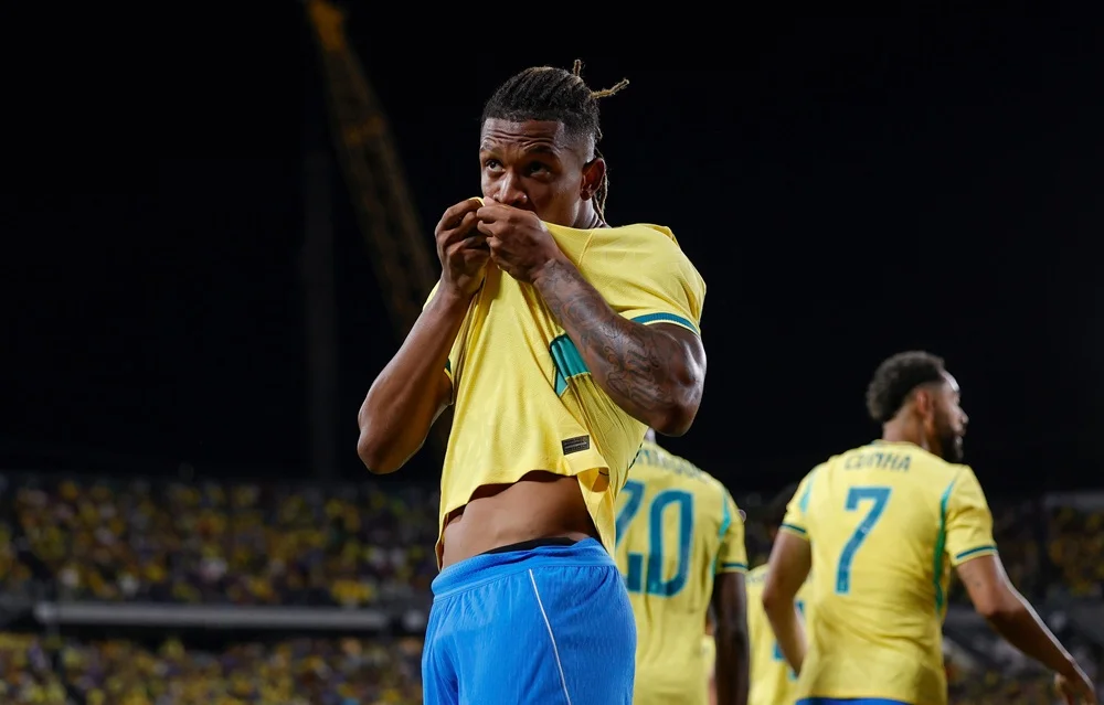 Brasil joga bem e derrota Croácia em último jogo antes da convocação para a Copa do Mundo; assista aos melhor momentos