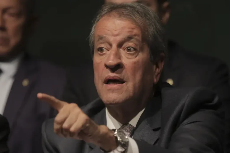 Bolsonaro ficará dez anos preso se Flávio não ganhar a eleição, diz Valdemar da Costa Neto