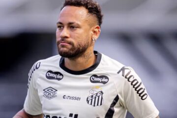Suspenso da próxima partida, Neymar critica arbitragem e usa termo considerado misógino: “acordou de chico”