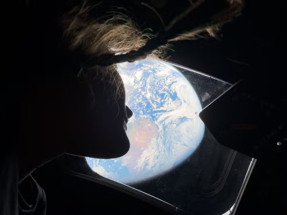 Vista da Terra “de tirar o fôlego”: Nasa divulga imagens da tripulação Artemis II no espaço