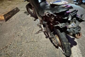 Motociclista é socorrido inconsciente após acidente na AMG-1210, em Itabira