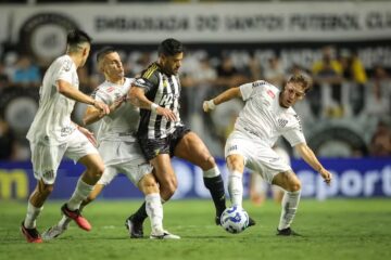 Na Vila Belmiro, Atlético-MG busca “trinca” no Brasileirão e tenta aproveitar desgaste do Santos; Caraça FM transmite o jogo
