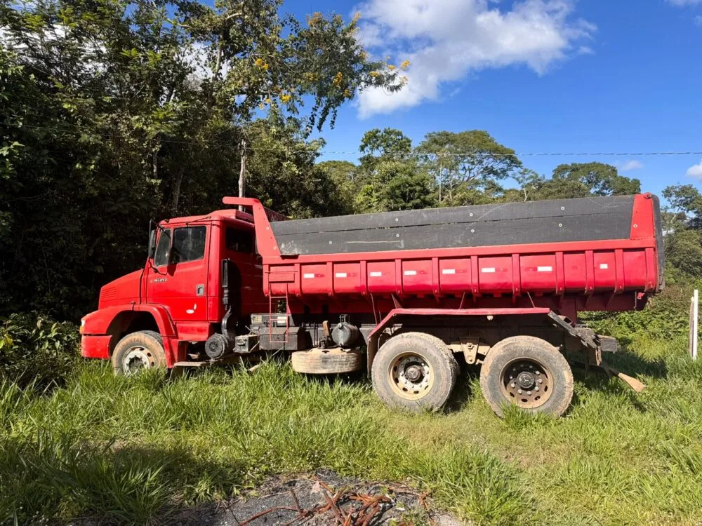 Polícia Militar recupera caminhão furtado em Lagoa Santa e prende suspeito por receptação em Bom Jesus do Amparo