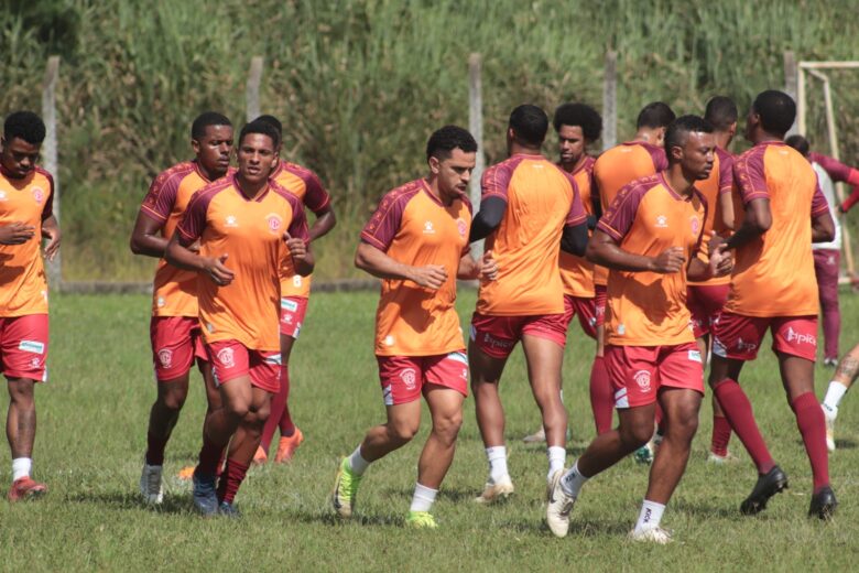 Valério intensifica preparação para o Módulo II com elenco em formação