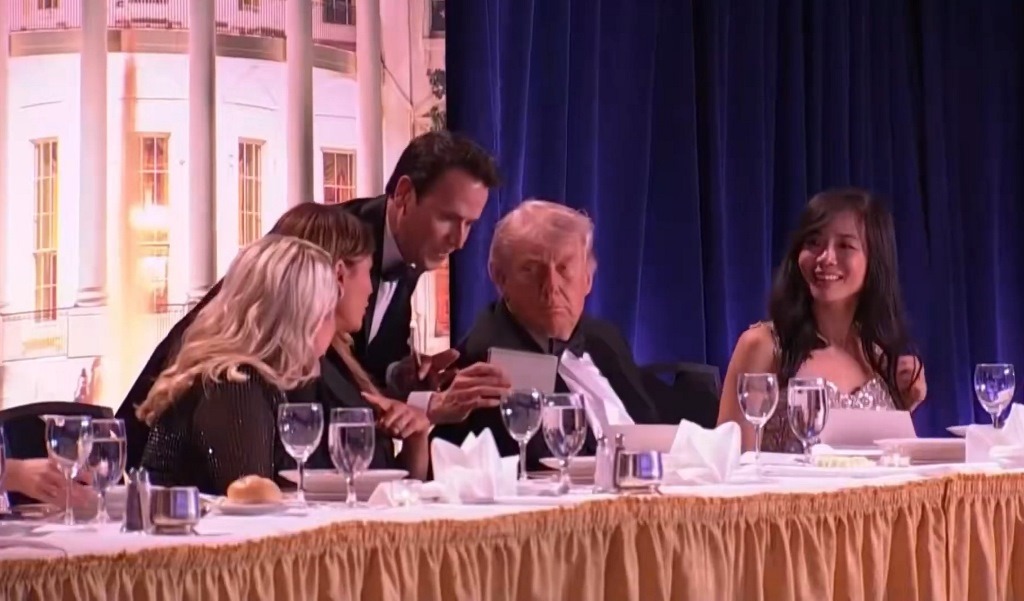 Ataque a tiros provoca pânico em jantar com Donald Trump e presidente é retirado às pressas