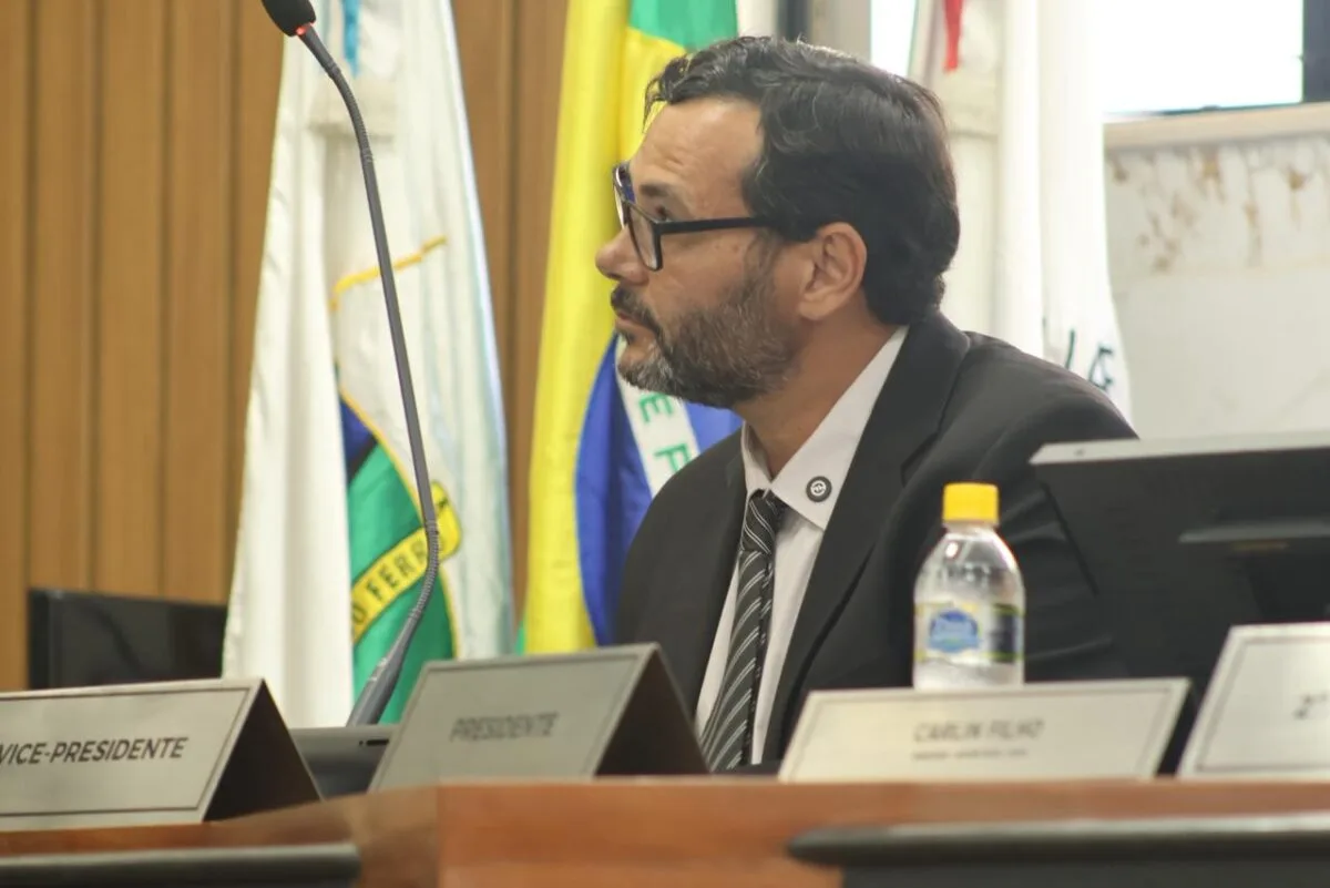 Pedido de vista adia votação de projetos sobre recomposição salarial dos servidores de Itabira