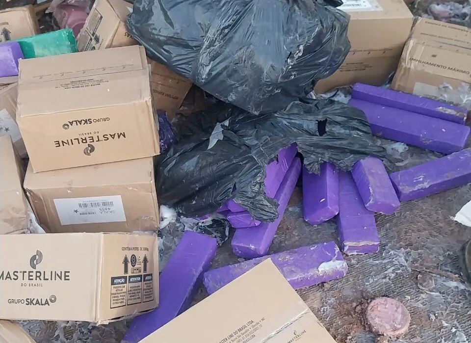 Carga de droga, fuga e tentativa de saque: acidente na BR-381 ganha novos desdobramentos em Caeté