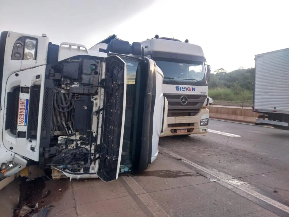 Carga de droga, fuga e tentativa de saque: acidente na BR-381 ganha novos desdobramentos em Caeté