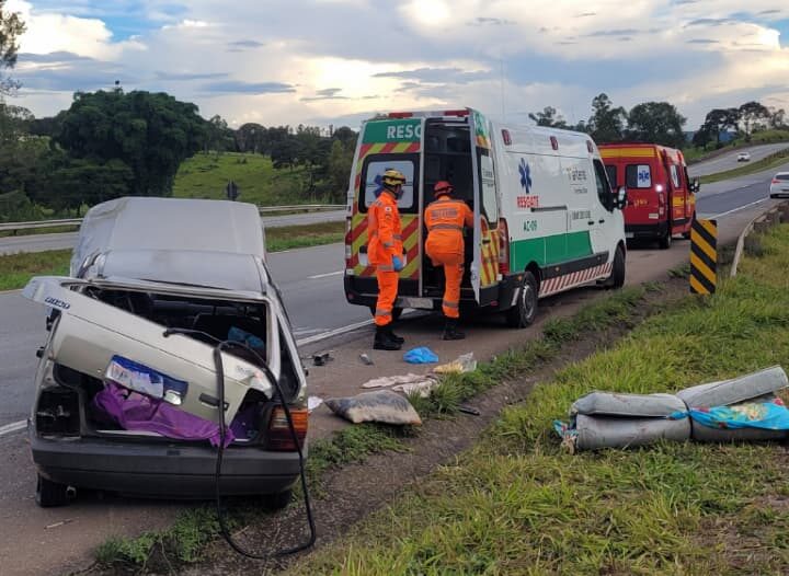 BR-381 tem dois acidentes com capotamento neste domingo (5)