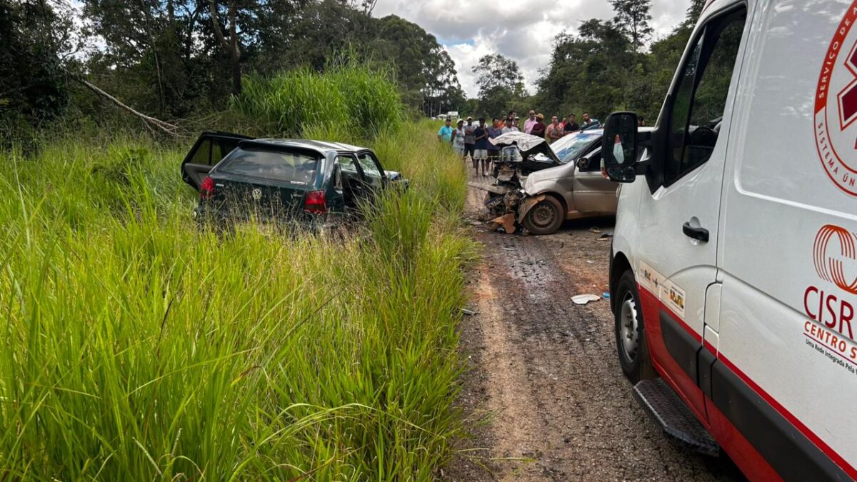 Colisão frontal na LMG-844 deixa dois mortos em Minas Gerais