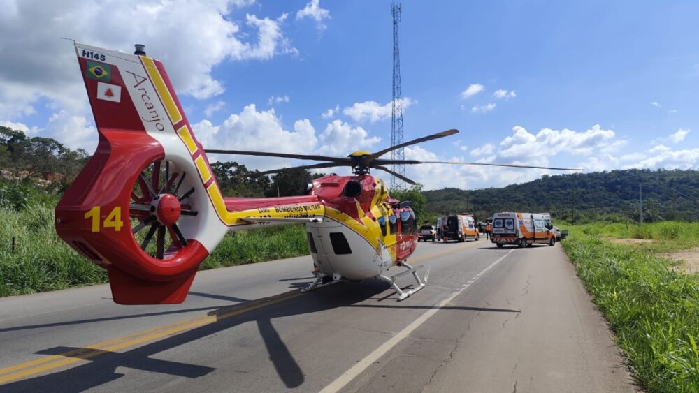 Acidente com carro da Band Minas deixa um morto e interdita a BR-381 em Sabará