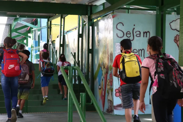 Câmara de Itabira aprova lei que obriga transparência na lista de espera por vagas escolares