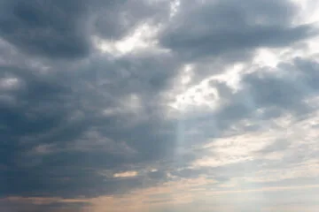 Céu deste sábado seguirá com muitas nuvens em Minas Gerais