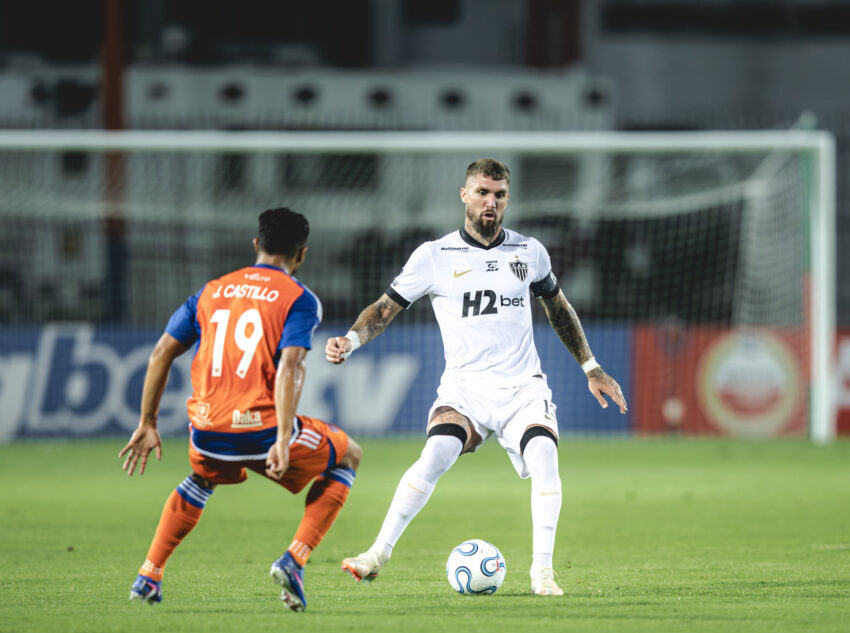 Atlético enfrenta o Puerto Cabello em jogo decisivo por vaga nas oitavas da Sul-Americana; Rádio Caraça transmite o jogo