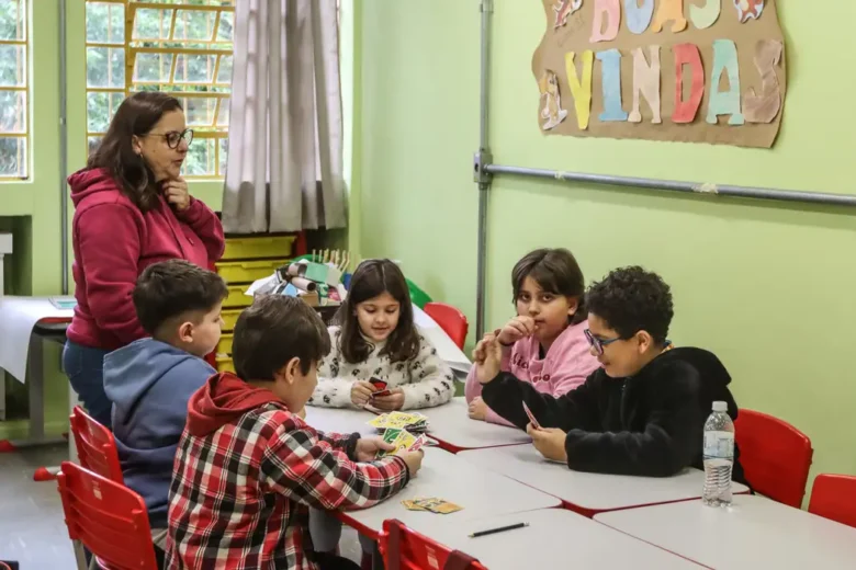 Senado aprova criação de política nacional voltada a alunos com altas habilidades