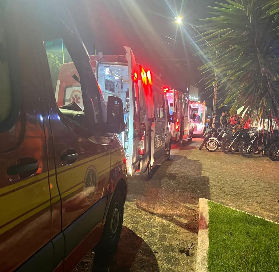 Desabamento de camarote deixa feridos durante evento no Parque de Exposições de Itabira