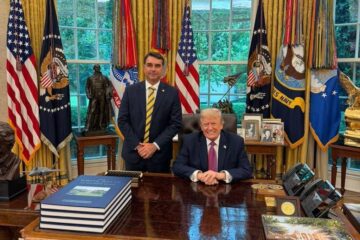 Flávio Bolsonaro pede a Trump a classificação do PCC e Comando Vermelho como organizações terroristas
