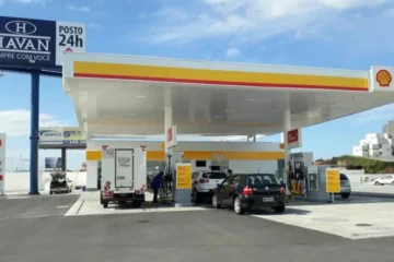Posto de Hang tem fila gigante desde a madrugada e “zera” gasolina barata em poucas horas