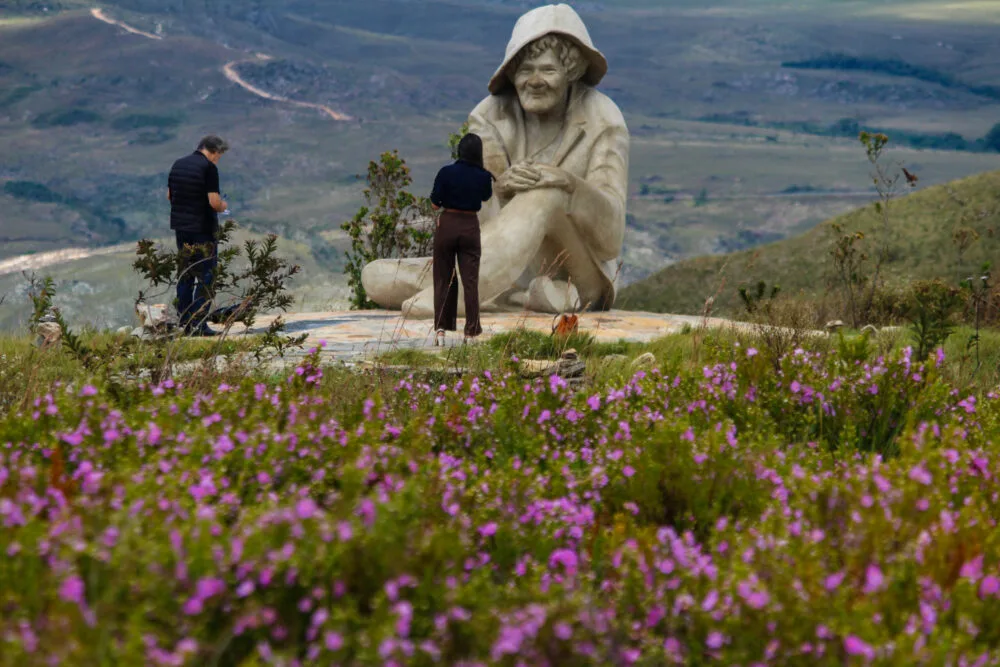 Após restauração da estátua do Juquinha da Serra, escultora Virginia Ferreira relembra a criação do monumento