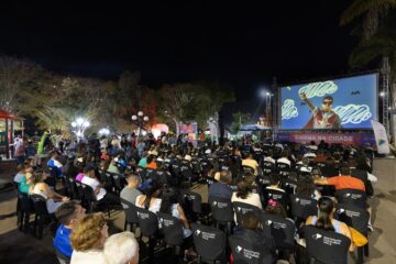 Praça de Rio Piracicaba vira palco para cinema, música e cultura popular no final de maio