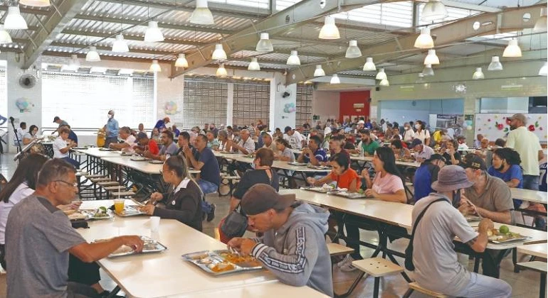 Restaurante Popular do Centro amplia horário para atender população em situação de rua