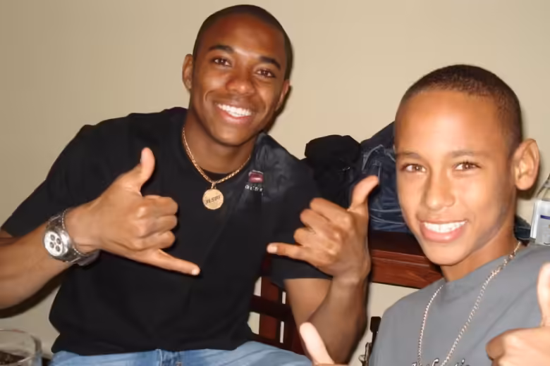 Agressão de Neymar a Robinho Jr. pode custar  demissão por justa causa