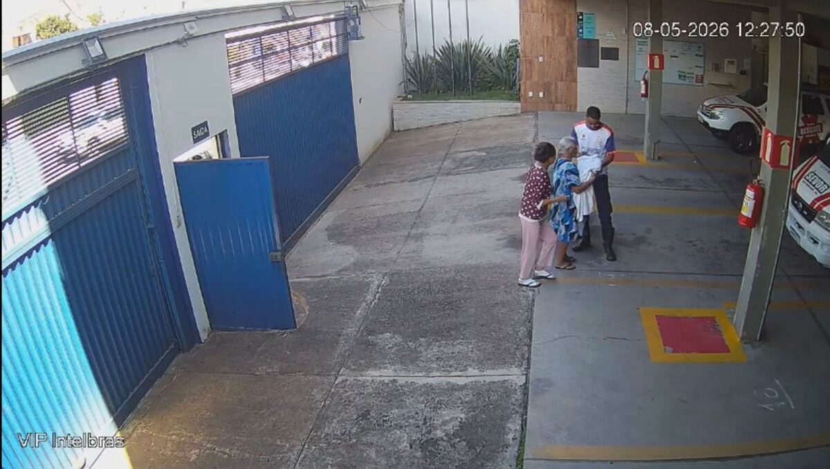 Bebê de apenas 8 dias é salvo após se engasgar durante amamentação em João Monlevade