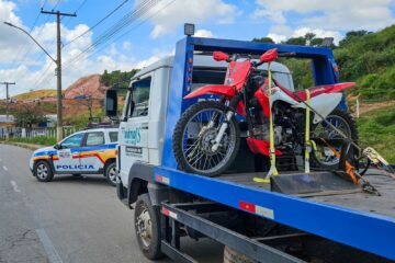 Polícia Militar apreende motocicleta irregular no bairro Loanda em João Monlevade