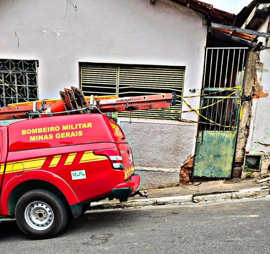 Residência destruída por incêndio em Bela Vista de Minas é interditada por risco de desabamento