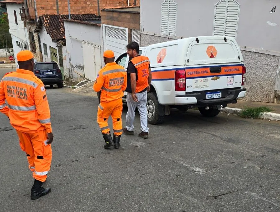 Residência destruída por incêndio em Bela Vista de Minas é interditada por risco de desabamento