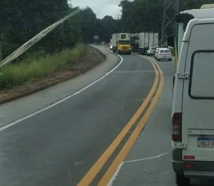 Obras na BR-381 causam lentidão em diferentes trechos entre Belo Horizonte e Governador Valadares nesta quarta-feira