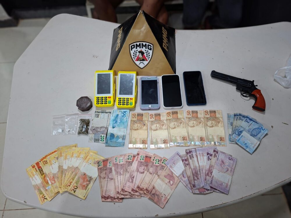 Polícia Militar prende duas pessoas e apreende três adolescentes em operação contra tráfico de drogas em Itabira