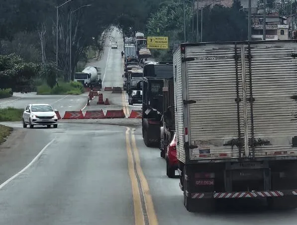 Obras na BR-381 podem causar lentidão em diferentes trechos entre BH e Governador Valadares nesta sexta-feira; saiba mais