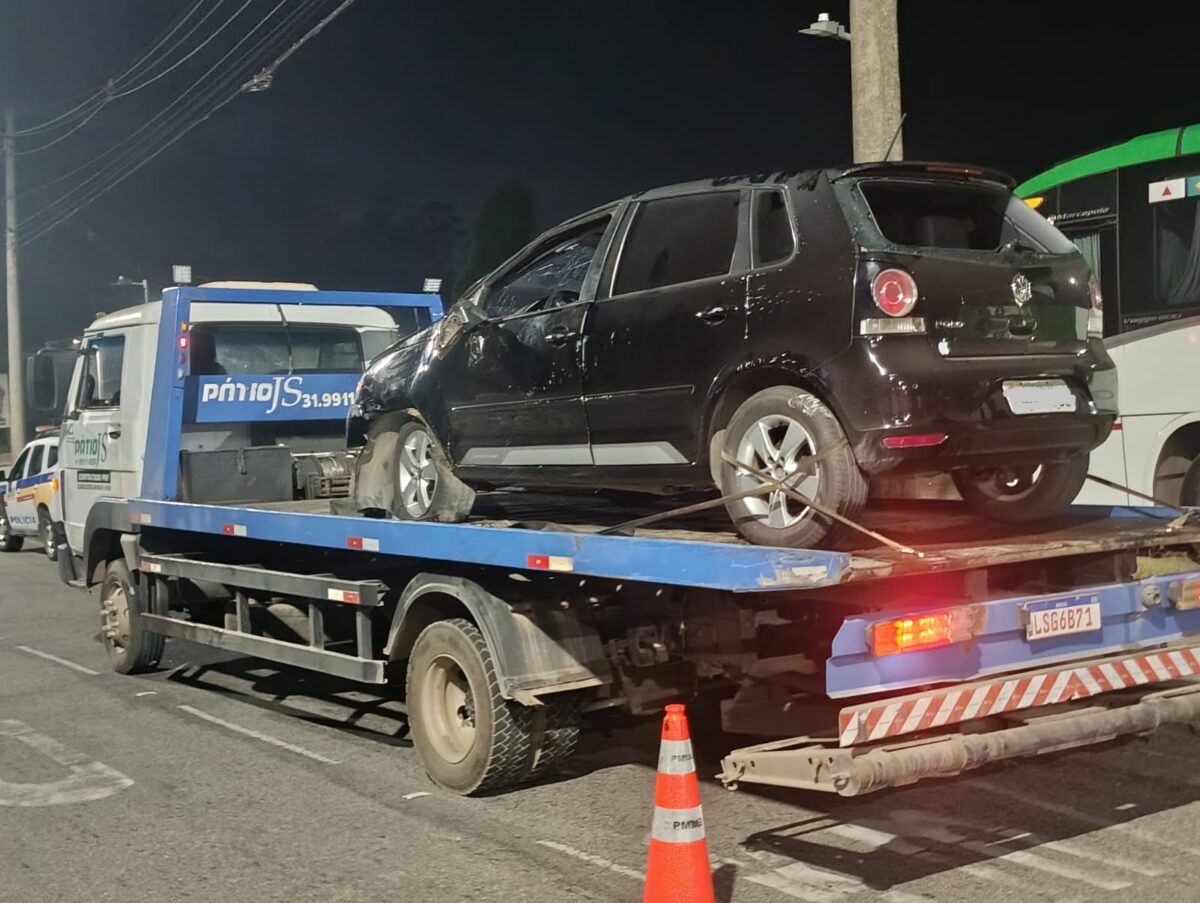 Mulher tenta assumir culpa por carro capotado e acaba presa em João Monlevade