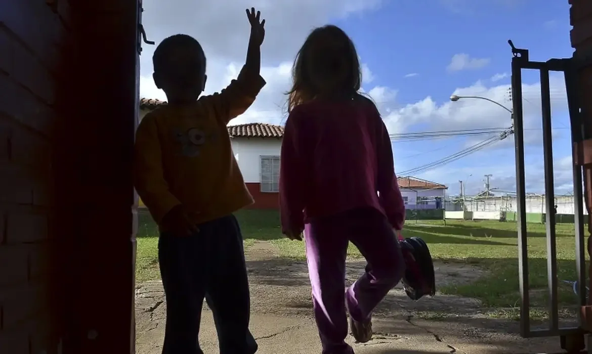 “Prioridade absoluta”: enfrentamento à violência sexual contra crianças e adolescentes mobiliza rede de proteção em Itabira