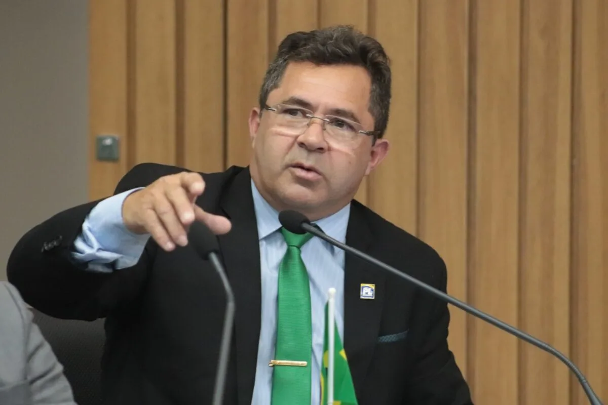 Câmara de Itabira aprova projeto que obriga execução dos hinos Nacional e de Itabira nas escolas