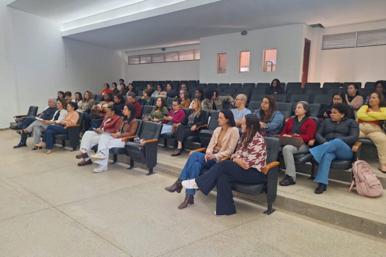 Seminário em Itabira debate saúde mental, cuidado humanizado e atendimento a pacientes em crise