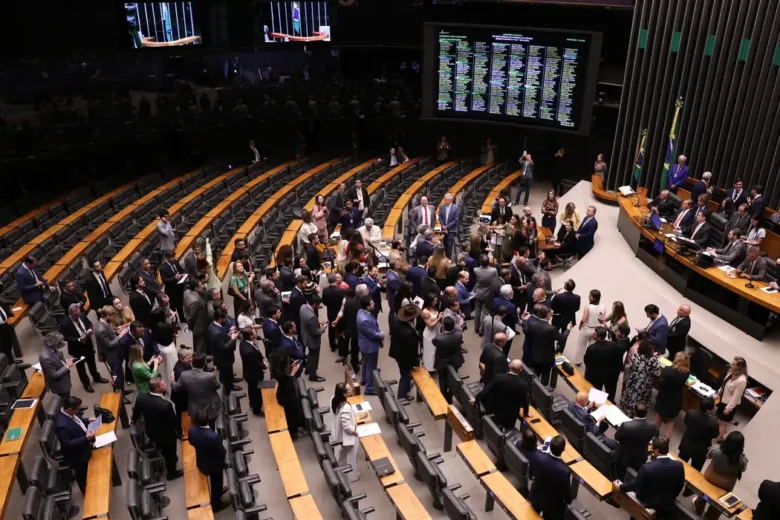 Lula tem até esta quarta-feira (6) para sancionar a Dosimetria