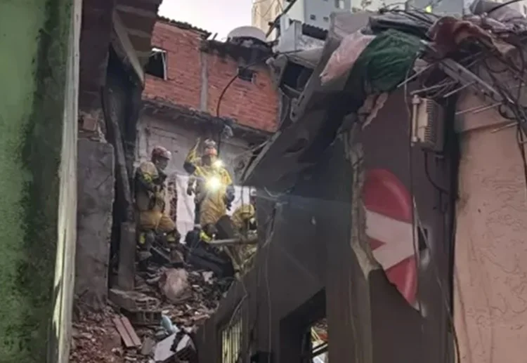 Explosão em obra da Sabesp atinge ao menos dez casas, mata homem e deixa três feridos no Jaguaré, em São Paulo